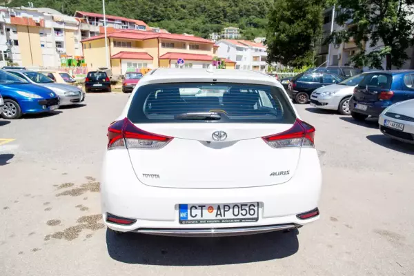 Toyota Auris for rent in Petrovac