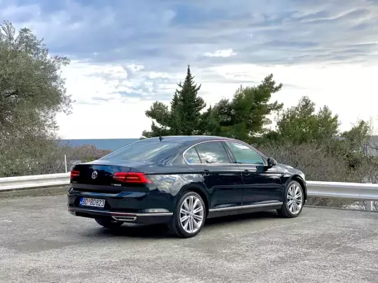 Volkswagen Passat for rent in Rose