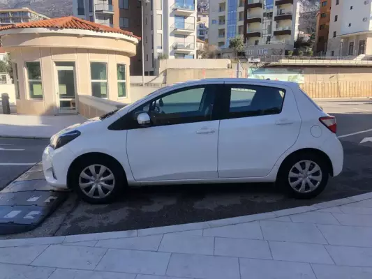 Toyota Yaris for rent in Prcanj