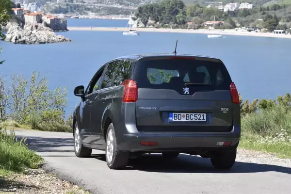 Peugeot 5008 for rent in Budva