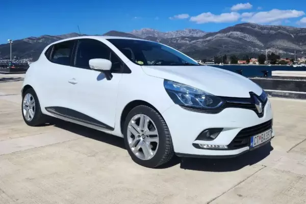 Renault Clio for rent in Montenegro