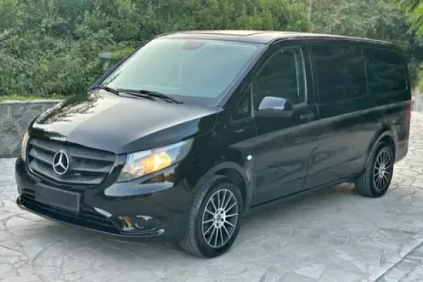 Mercedes Vito for rent in Rose
