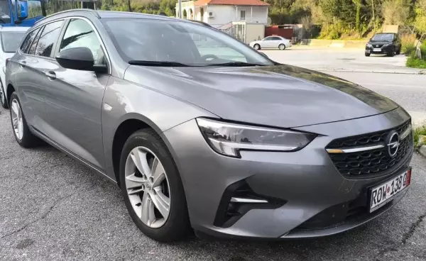 Opel Insignia for rent in Budva
