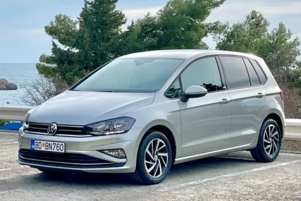 Volkswagen Golf Sportsvan for rent in Kolasin