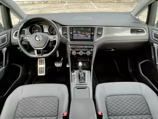 Volkswagen Golf Sportsvan for rent in Kolasin