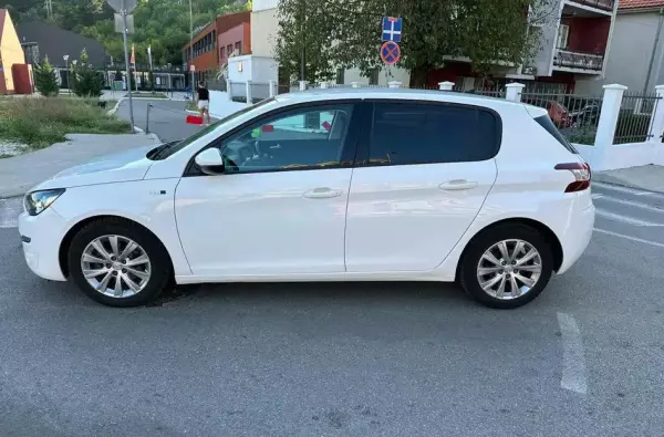 Peugeot 308 for rent in Tivat