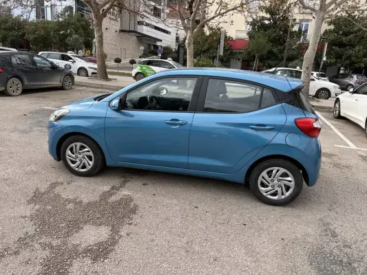 Hyundai i10 for rent in Radovici