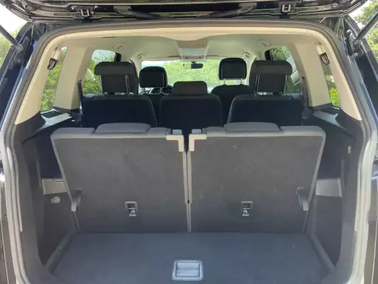 Volkswagen Touran for rent in Zabljak
