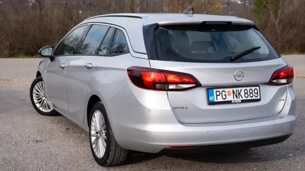 Opel Astra for rent in Kotor