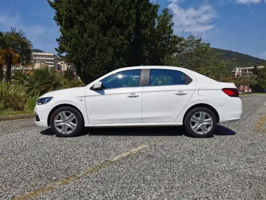 Peugeot 301 for rent in Niksic