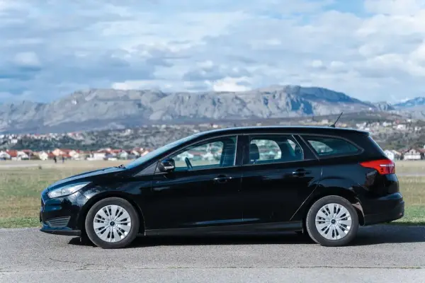 Ford Focus for rent in Rose